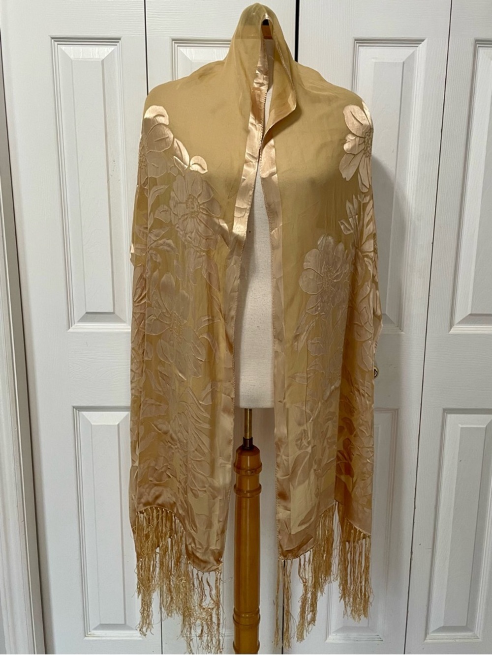Champagne Floral Fringe Shawl